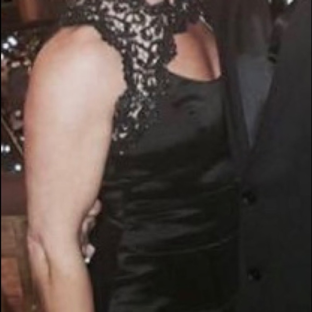 Formal mermaid cut gown form fitting